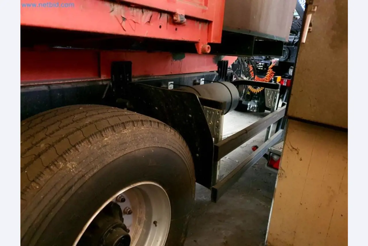 Liquidación de almacén de una empresa de servicios, vehículos, equipos de almacén-18