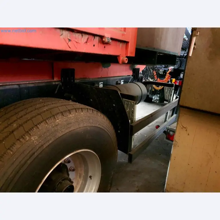 Liquidación de almacén de una empresa de servicios, vehículos, equipos de almacén-18