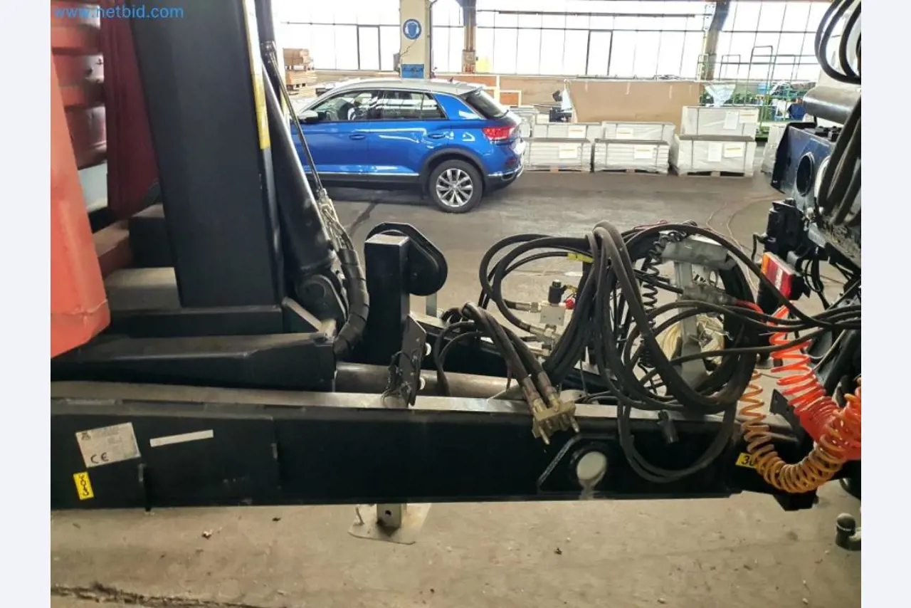 Liquidación de almacén de una empresa de servicios, vehículos, equipos de almacén-22