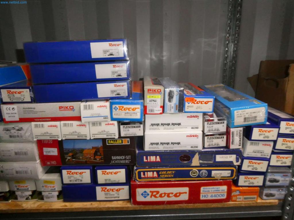 Liquidación de almacén de una empresa de servicios, vehículos, equipos de almacén-10