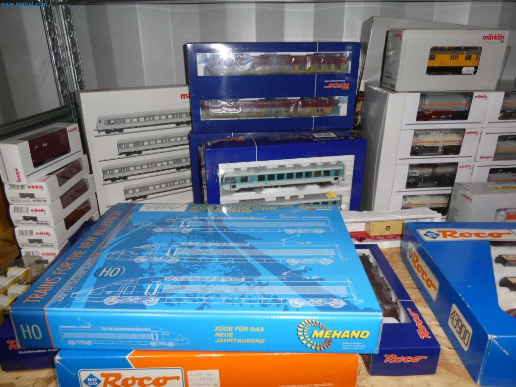 Liquidación de almacén de una empresa de servicios, vehículos, equipos de almacén-13