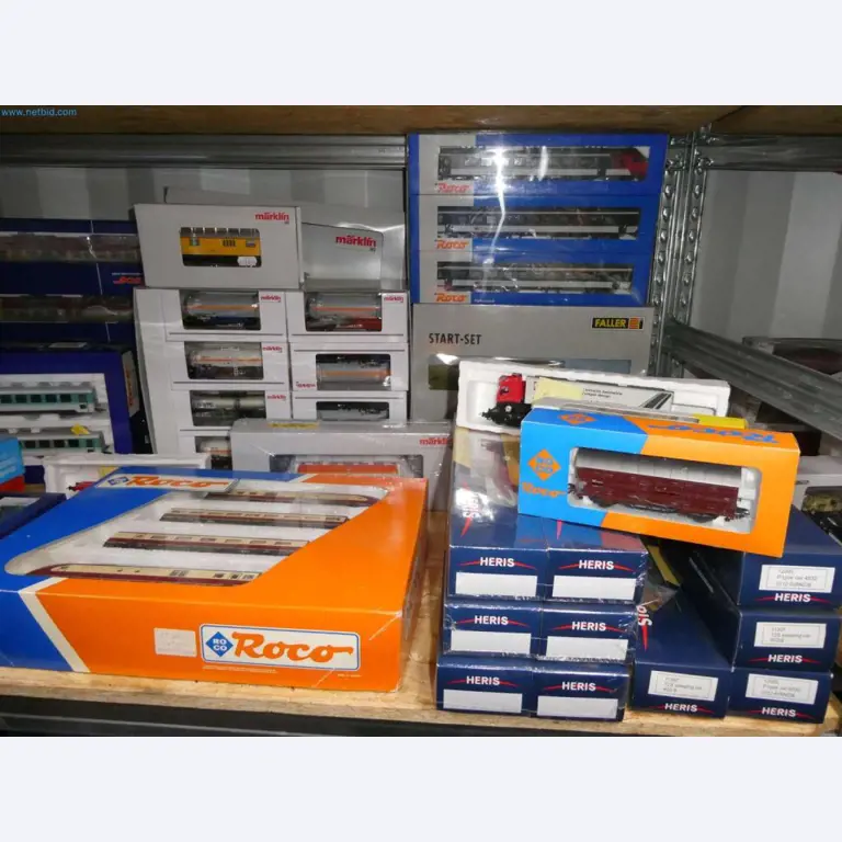 Liquidación de almacén de una empresa de servicios, vehículos, equipos de almacén-14