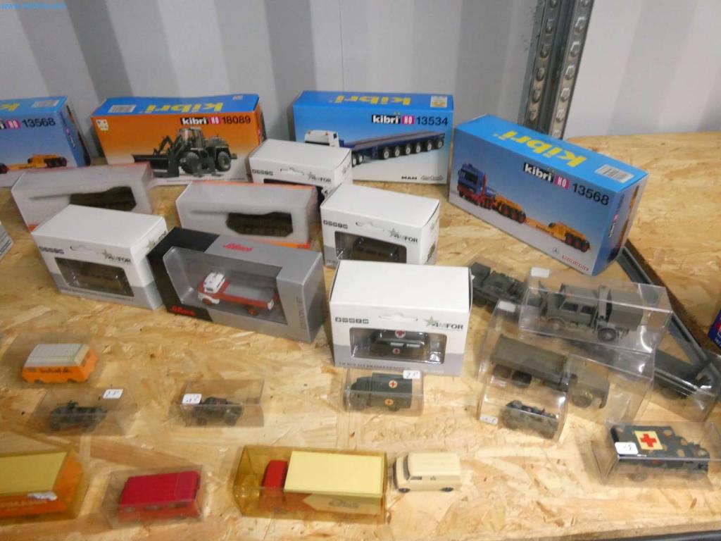 Liquidación de almacén de una empresa de servicios, vehículos, equipos de almacén-15