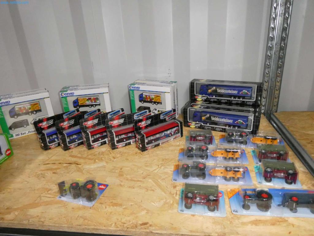 Liquidación de almacén de una empresa de servicios, vehículos, equipos de almacén-17