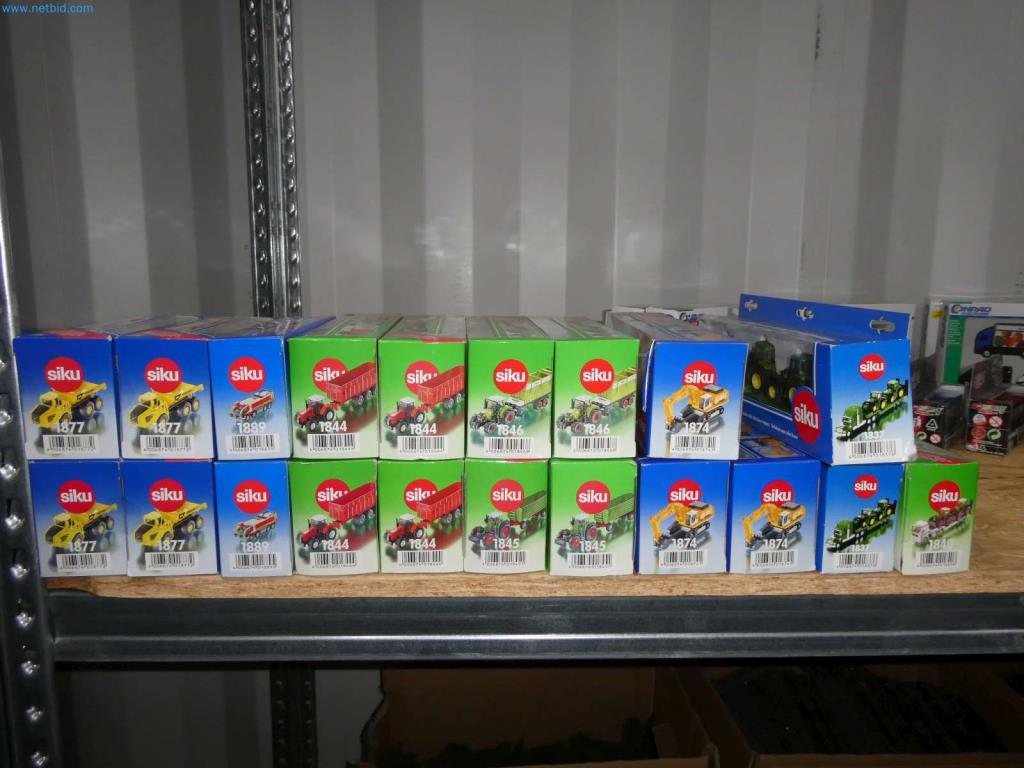 Liquidación de almacén de una empresa de servicios, vehículos, equipos de almacén-18