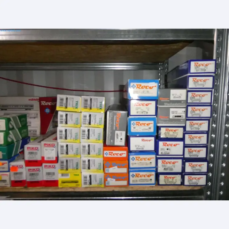Liquidación de almacén de una empresa de servicios, vehículos, equipos de almacén-1
