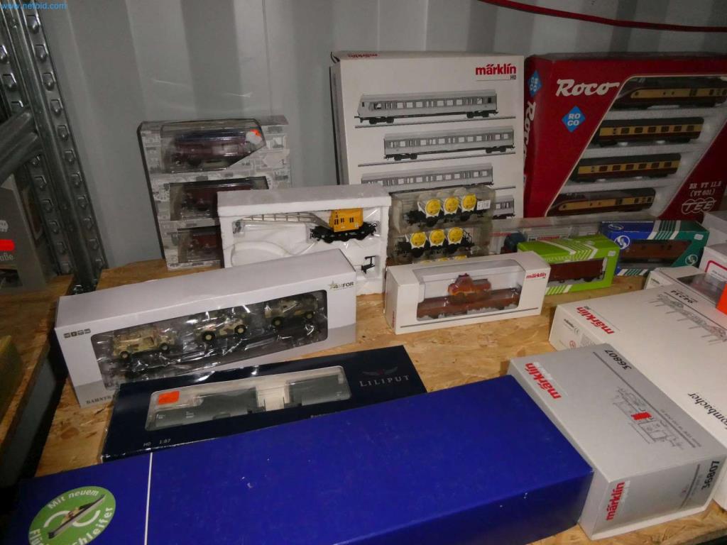 Liquidación de almacén de una empresa de servicios, vehículos, equipos de almacén-25