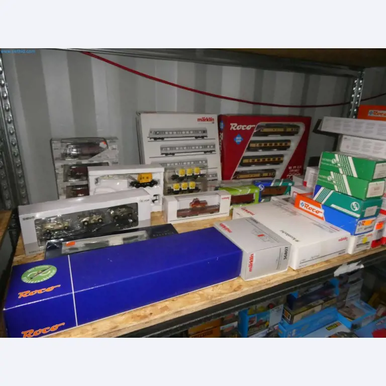 Liquidación de almacén de una empresa de servicios, vehículos, equipos de almacén-2