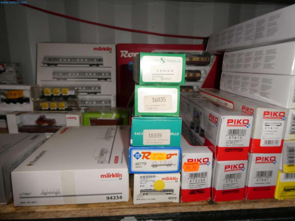 Liquidación de almacén de una empresa de servicios, vehículos, equipos de almacén-3