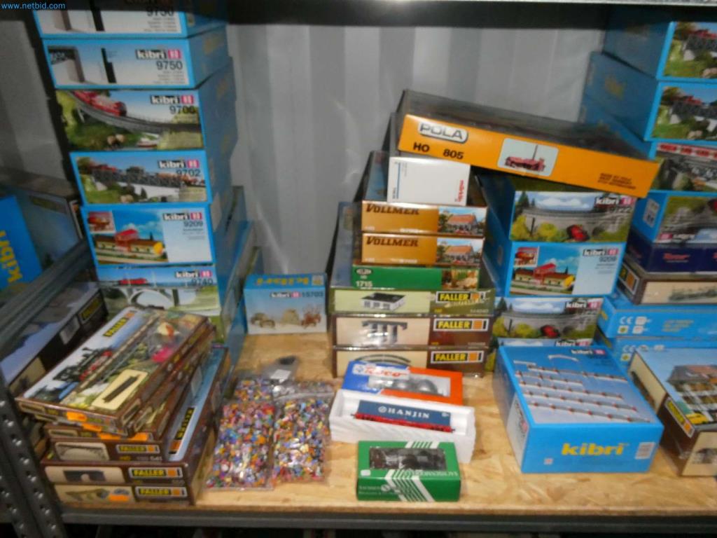 Liquidación de almacén de una empresa de servicios, vehículos, equipos de almacén-7