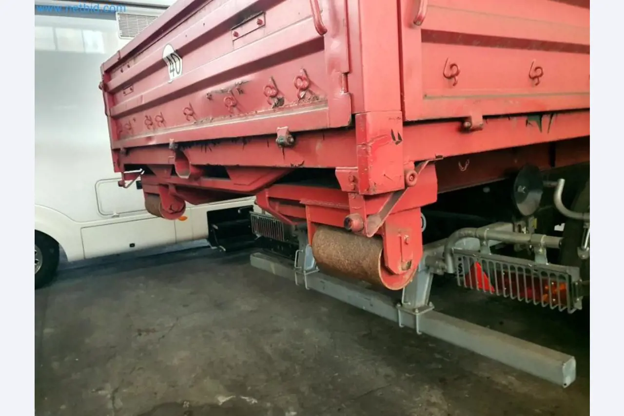 Likwidacja magazynu firmy usługowej, pojazdy, wyposażenie magazynu-6