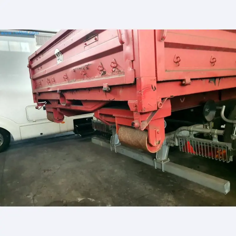 Likwidacja magazynu firmy usługowej, pojazdy, wyposażenie magazynu-6