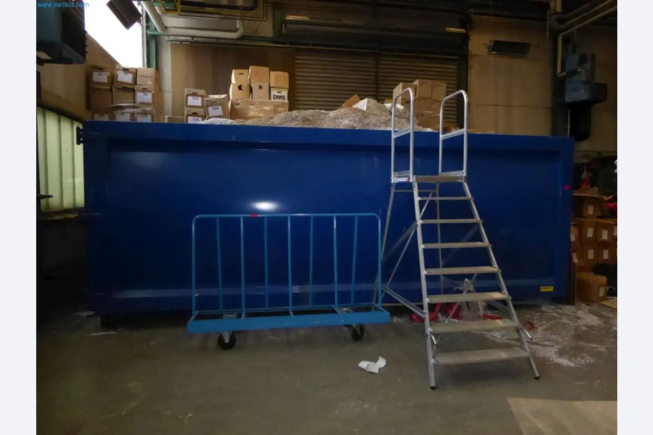 Liquidación de almacén de una empresa de servicios, vehículos, equipos de almacén-2