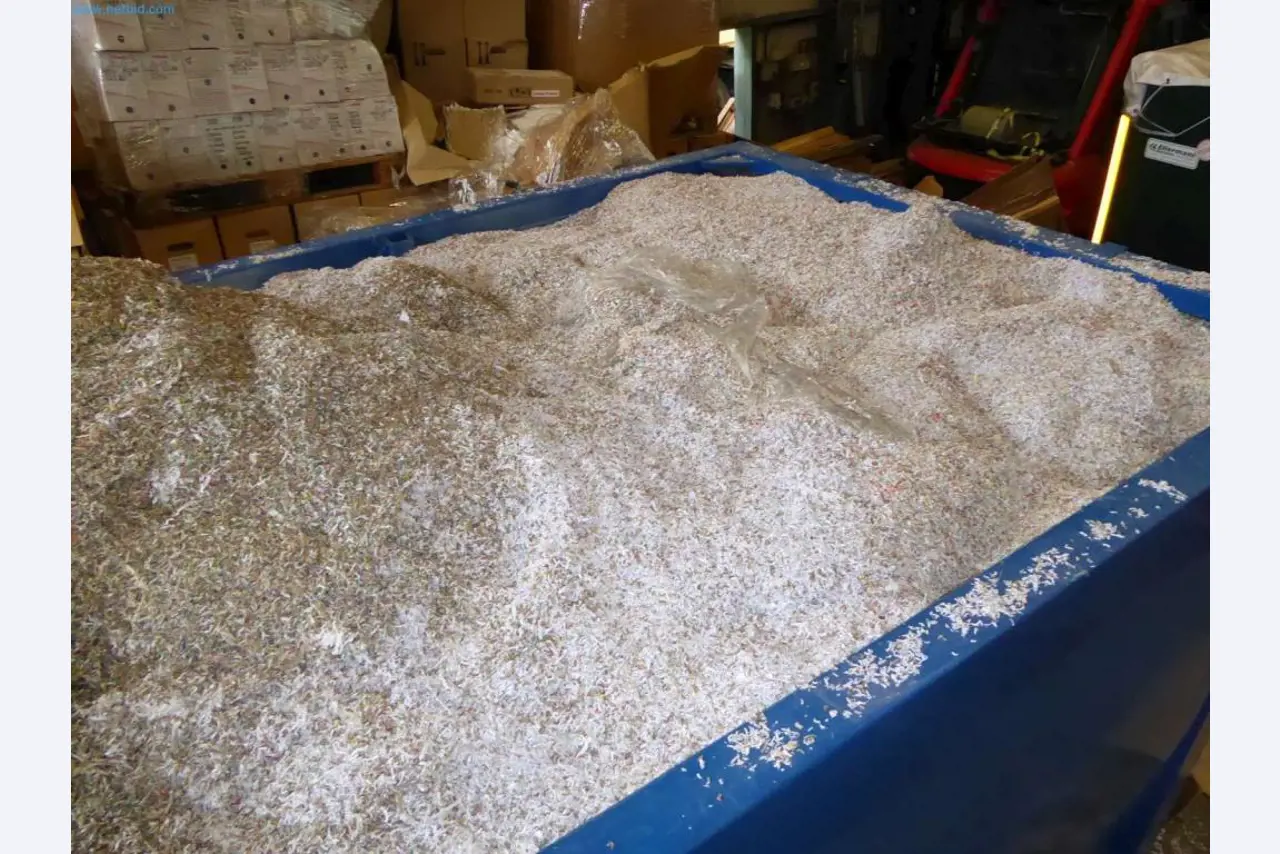 Liquidación de almacén de una empresa de servicios, vehículos, equipos de almacén-4