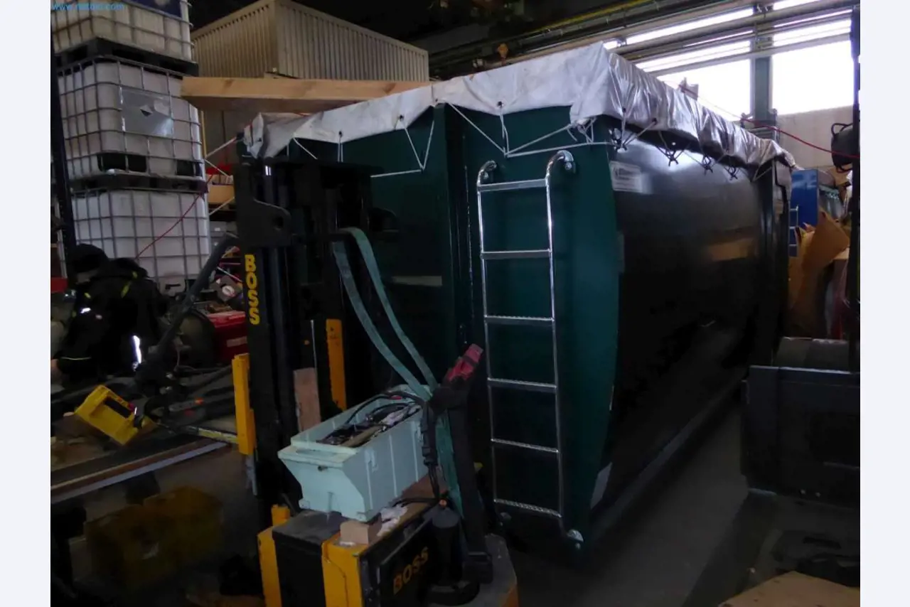 Magazijnliquidatie van een dienstverlenend bedrijf, voertuigen, magazijnuitrusting-1