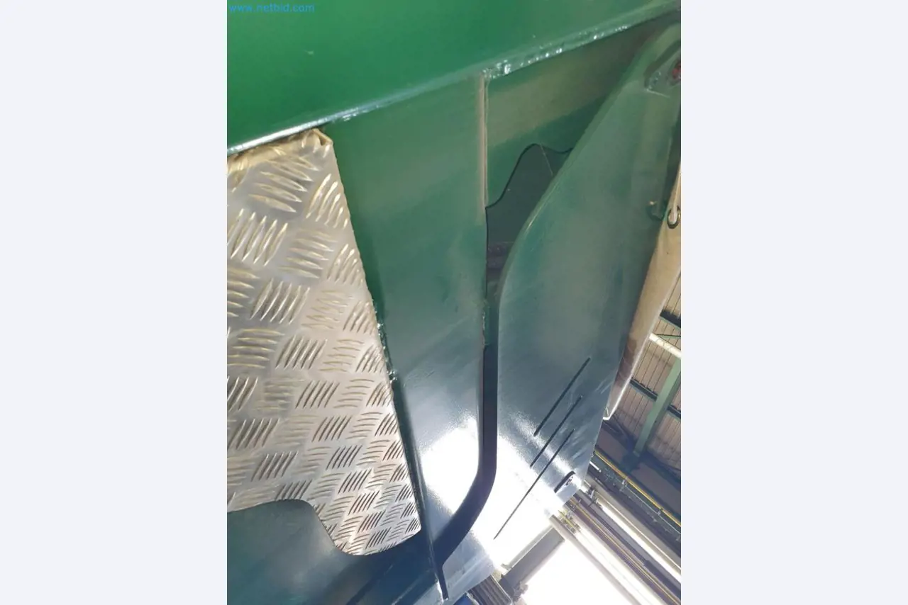 Magazijnliquidatie van een dienstverlenend bedrijf, voertuigen, magazijnuitrusting-4