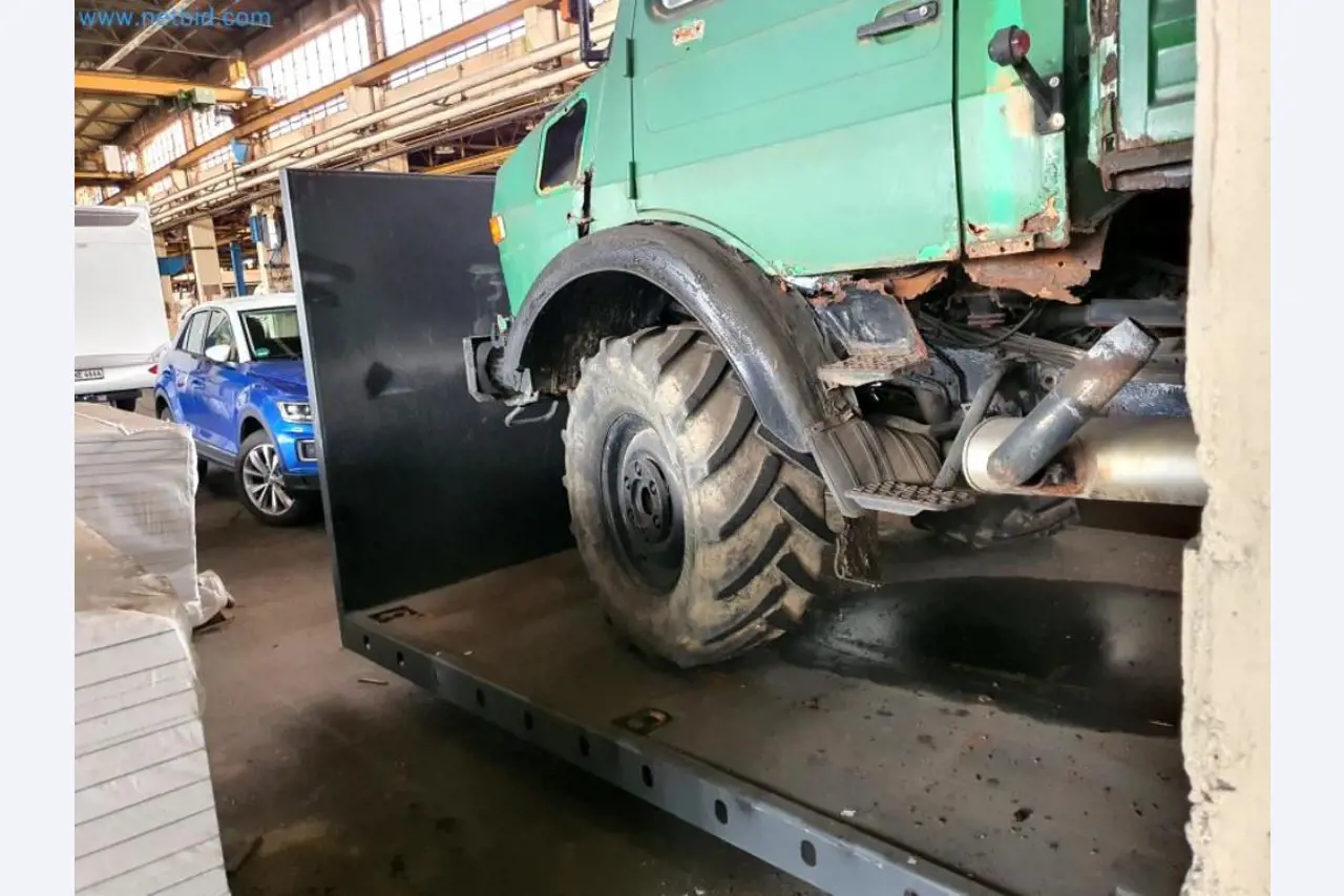 Lagerauflösung eines Dienstleistungsbetriebes, Fahrzeuge, Lagereinrichtung-10