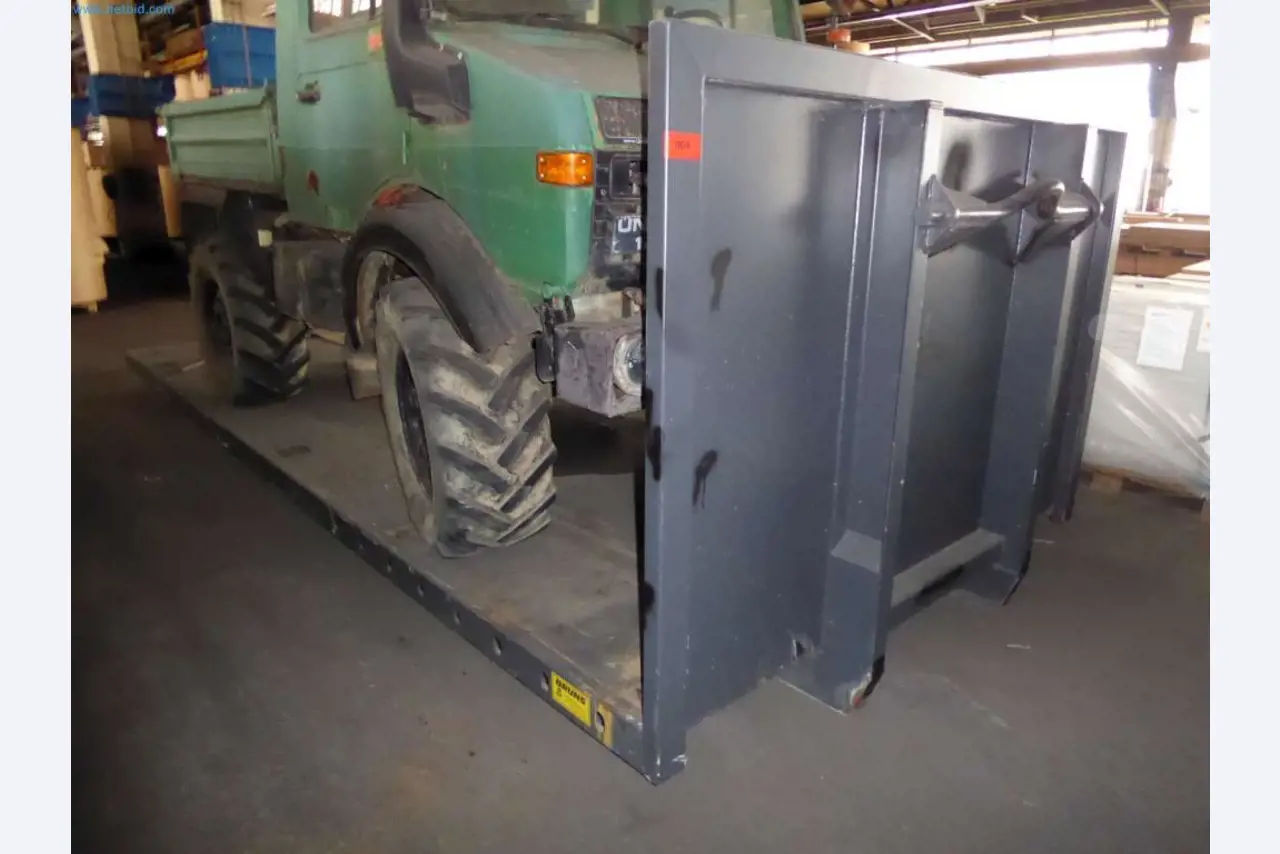 Lagerauflösung eines Dienstleistungsbetriebes, Fahrzeuge, Lagereinrichtung-2