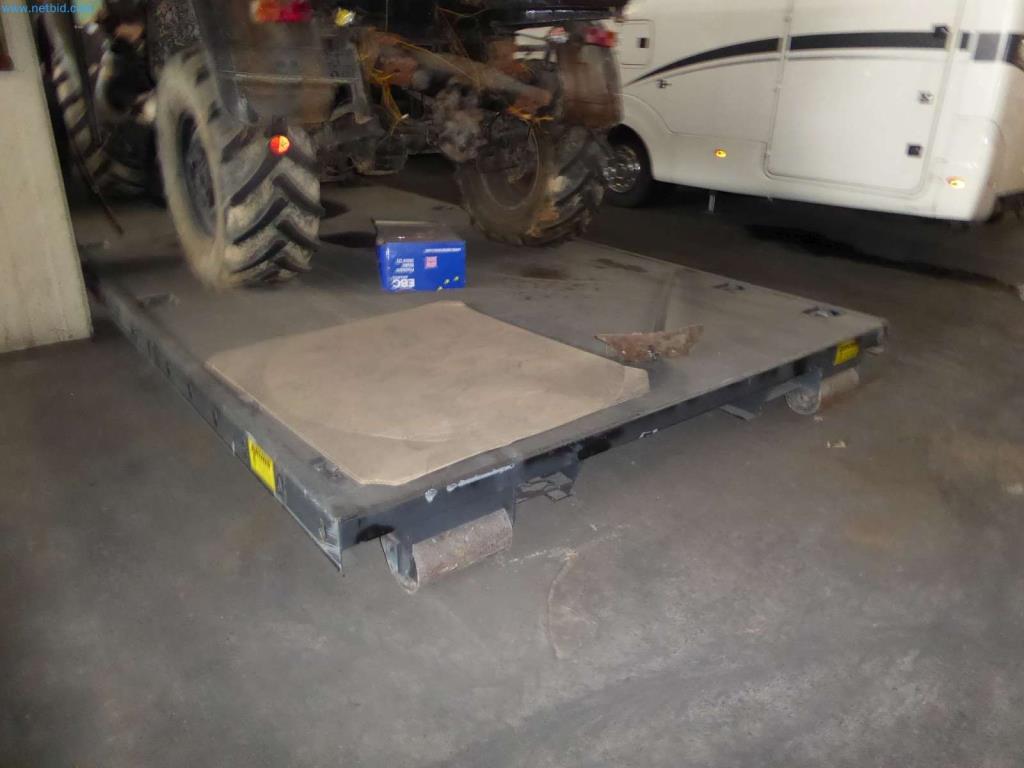 Liquidación de almacén de una empresa de servicios, vehículos, equipos de almacén-3