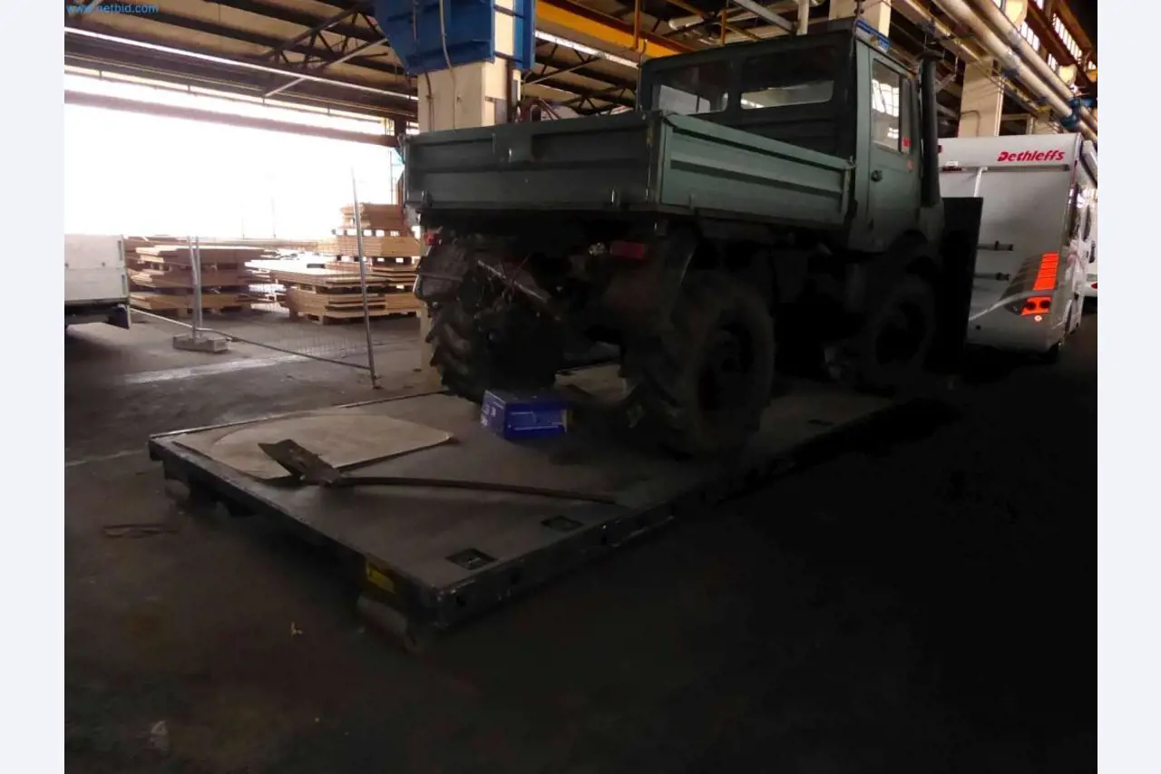 Lagerauflösung eines Dienstleistungsbetriebes, Fahrzeuge, Lagereinrichtung-4