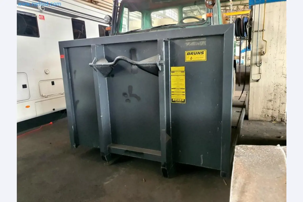 Lagerauflösung eines Dienstleistungsbetriebes, Fahrzeuge, Lagereinrichtung-6