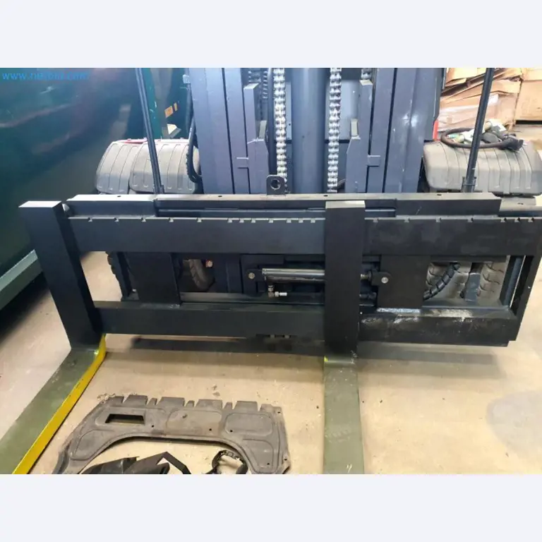 Liquidación de almacén de una empresa de servicios, vehículos, equipos de almacén-12