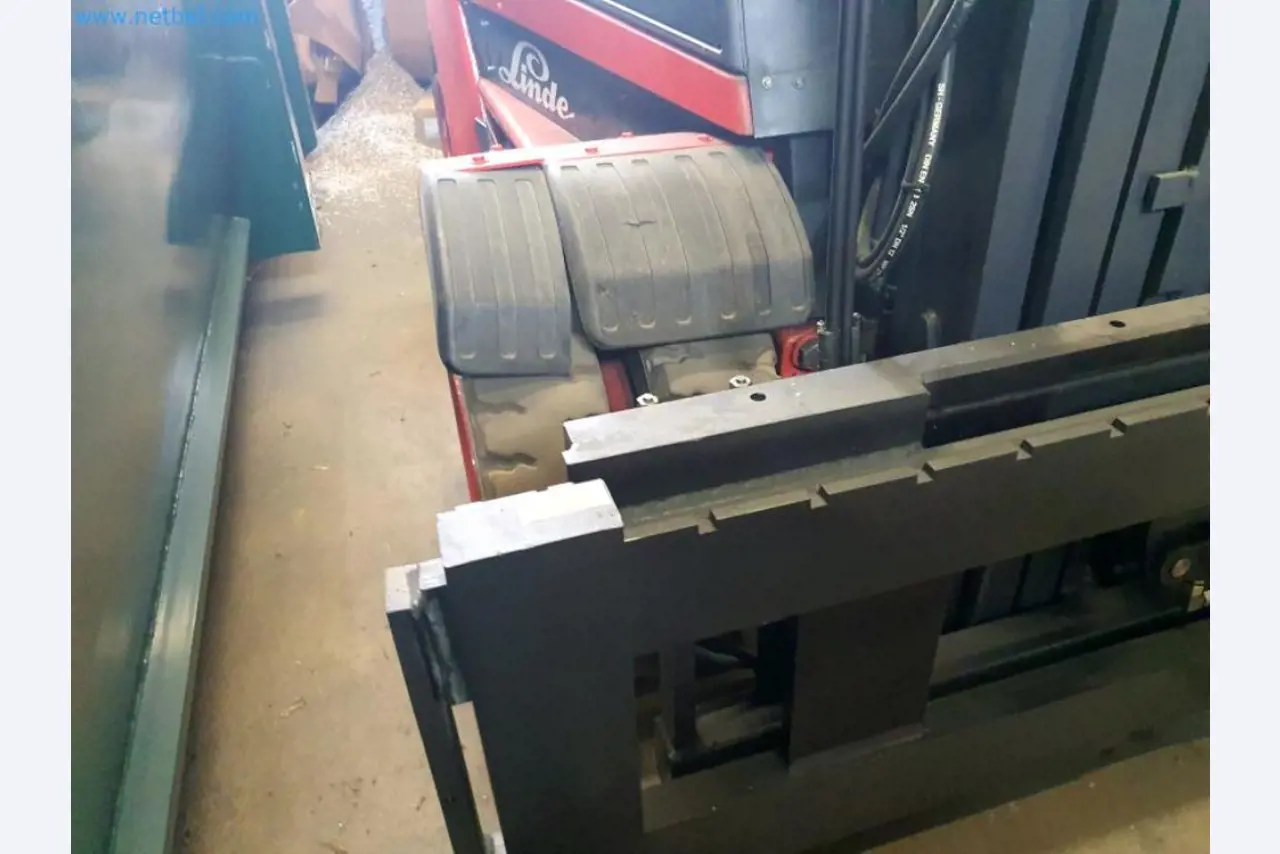 Liquidación de almacén de una empresa de servicios, vehículos, equipos de almacén-14