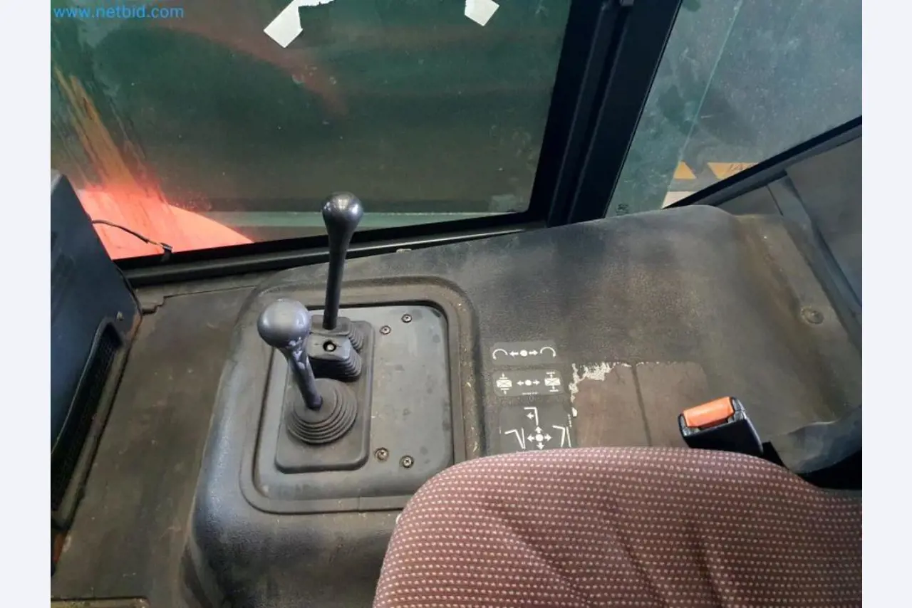 Liquidación de almacén de una empresa de servicios, vehículos, equipos de almacén-21