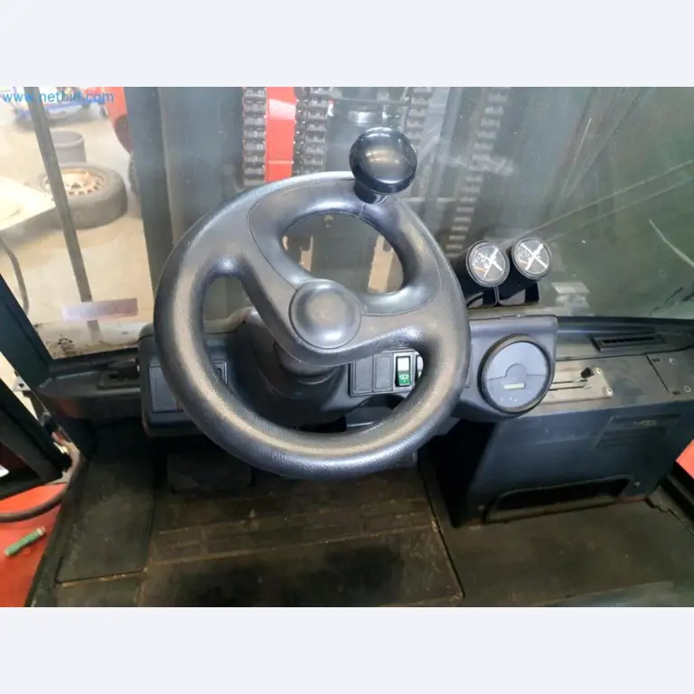 Liquidación de almacén de una empresa de servicios, vehículos, equipos de almacén-22