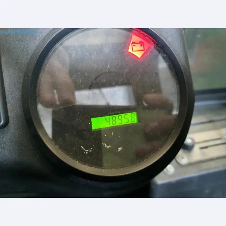 Liquidación de almacén de una empresa de servicios, vehículos, equipos de almacén-23