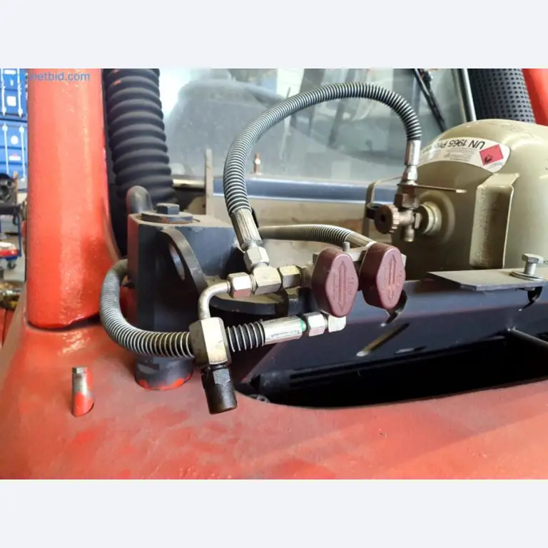 Liquidación de almacén de una empresa de servicios, vehículos, equipos de almacén-25