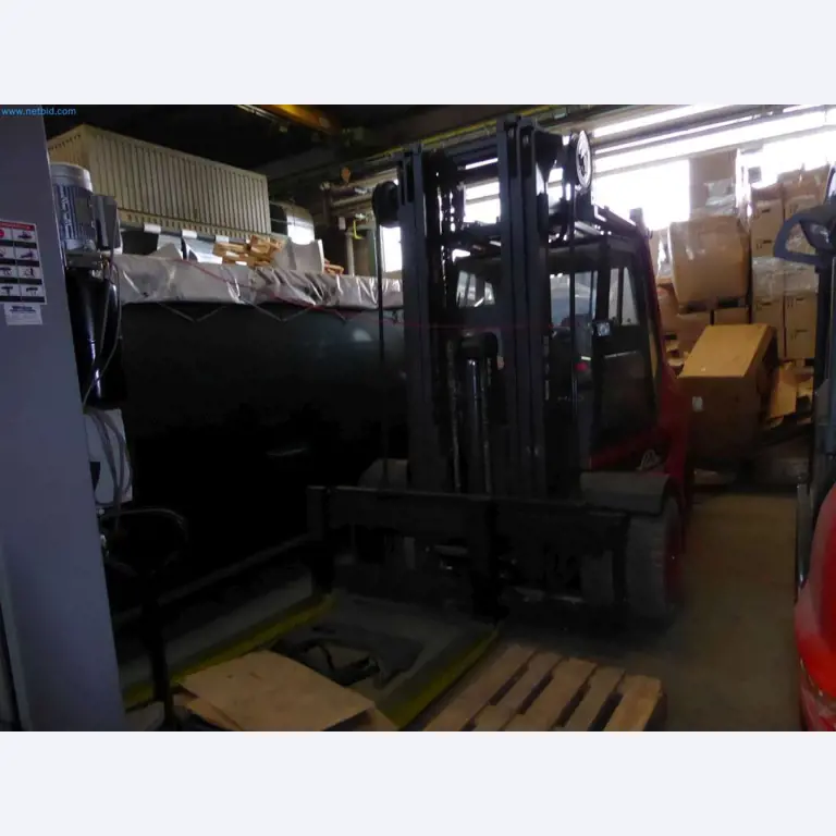 Liquidación de almacén de una empresa de servicios, vehículos, equipos de almacén-3