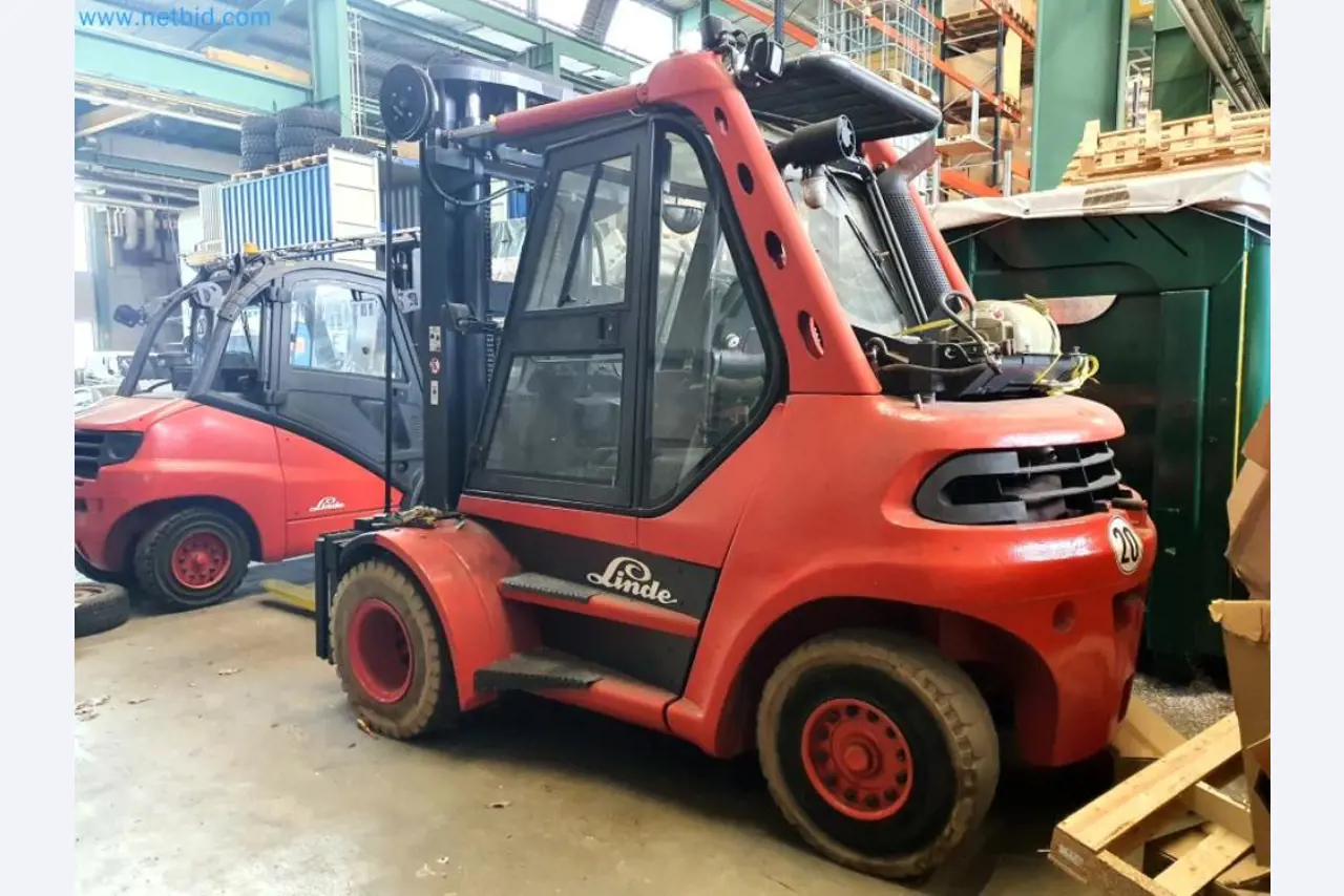 Liquidación de almacén de una empresa de servicios, vehículos, equipos de almacén-8