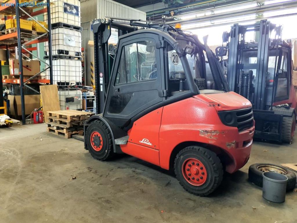 Likwidacja magazynu firmy usługowej, pojazdy, wyposażenie magazynu-11