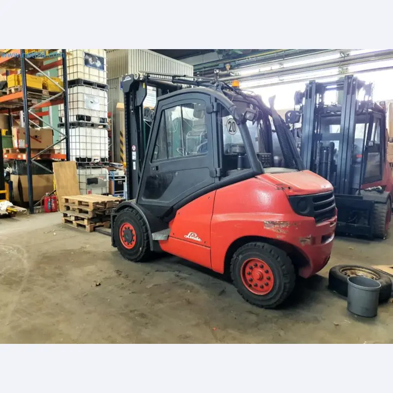 Liquidación de almacén de una empresa de servicios, vehículos, equipos de almacén-11