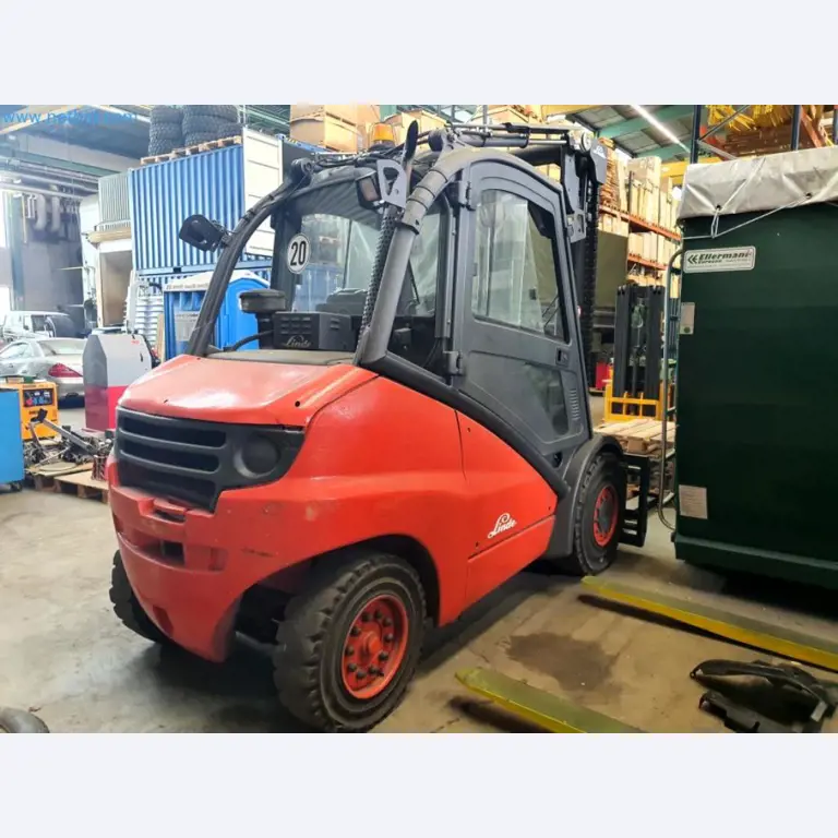 Liquidación de almacén de una empresa de servicios, vehículos, equipos de almacén-12