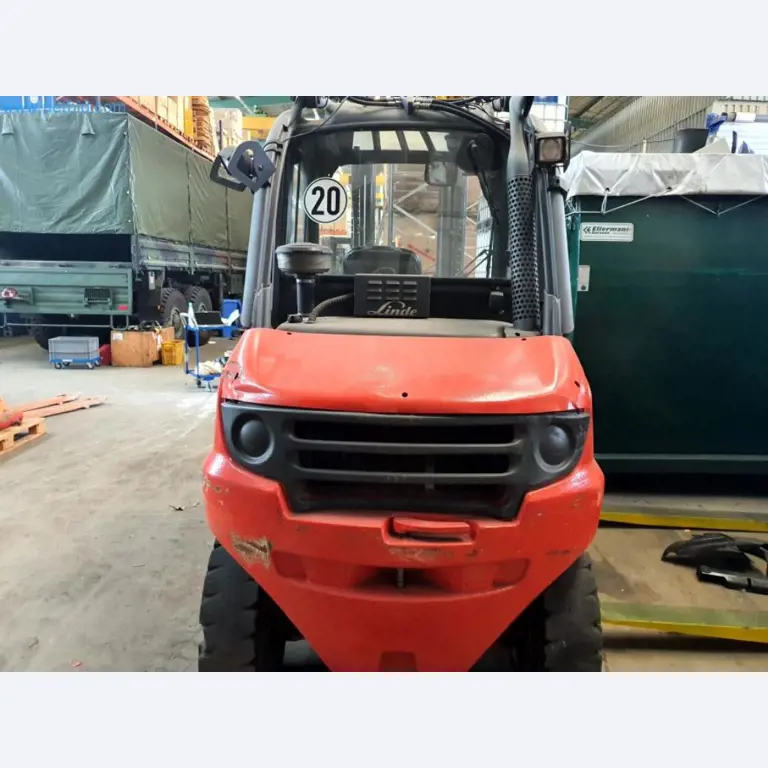 Liquidación de almacén de una empresa de servicios, vehículos, equipos de almacén-13