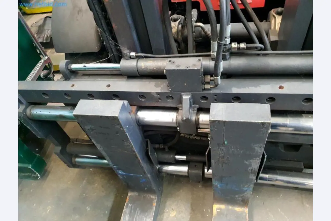 Liquidación de almacén de una empresa de servicios, vehículos, equipos de almacén-15