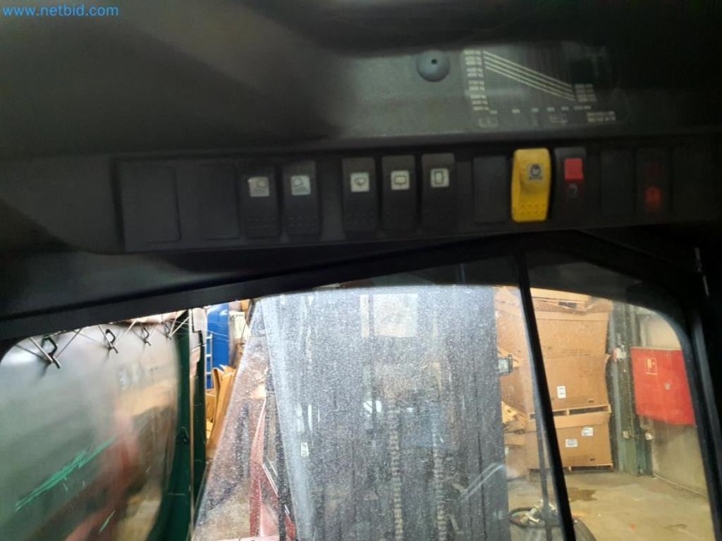 Likwidacja magazynu firmy usługowej, pojazdy, wyposażenie magazynu-17