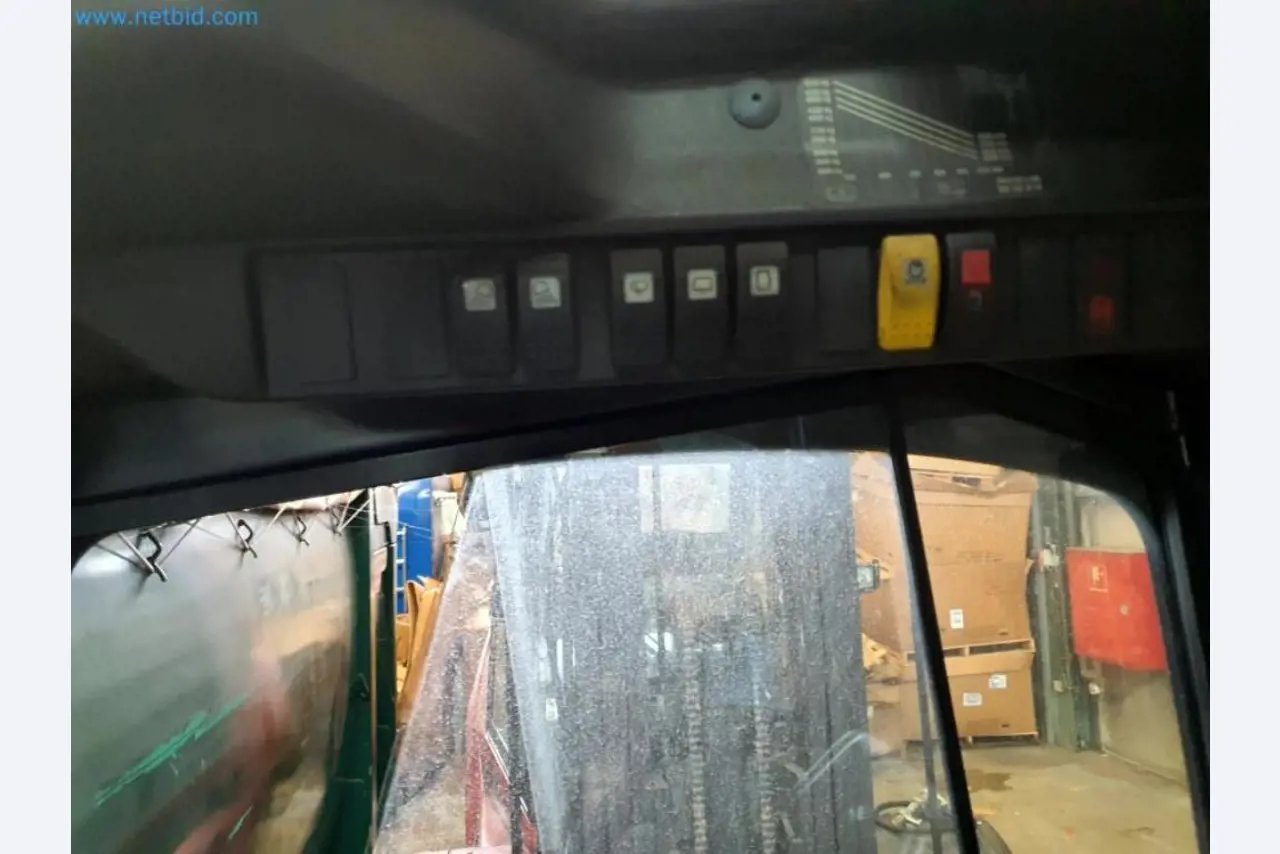 Liquidación de almacén de una empresa de servicios, vehículos, equipos de almacén-17