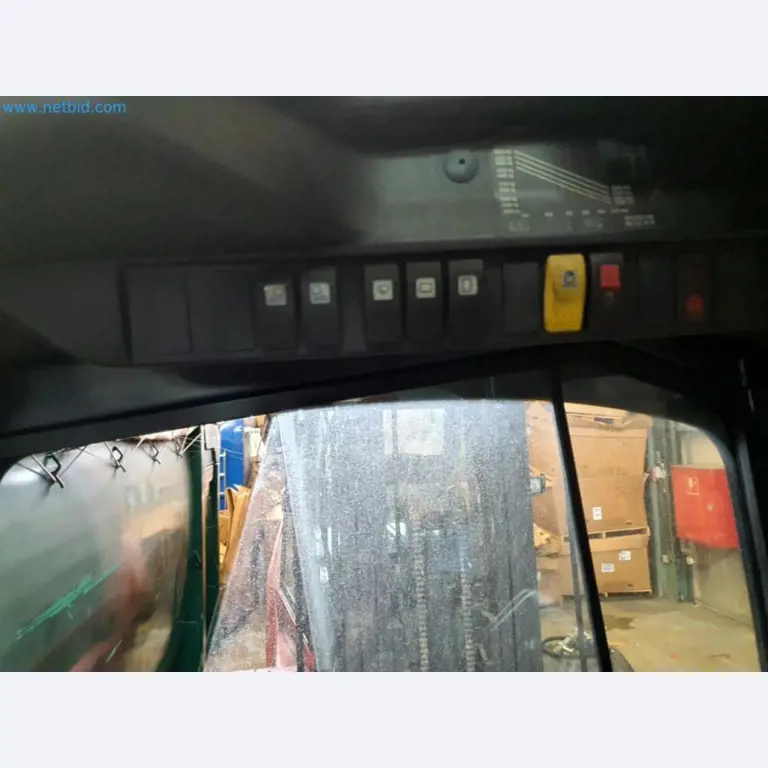 Liquidación de almacén de una empresa de servicios, vehículos, equipos de almacén-17