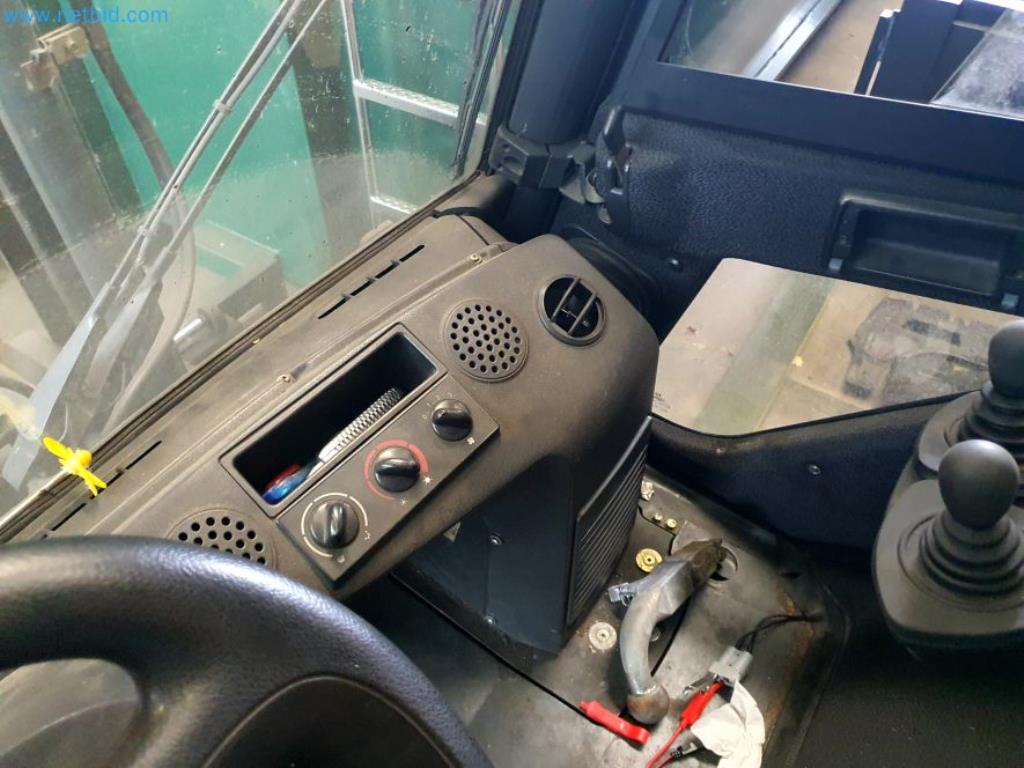 Likwidacja magazynu firmy usługowej, pojazdy, wyposażenie magazynu-18