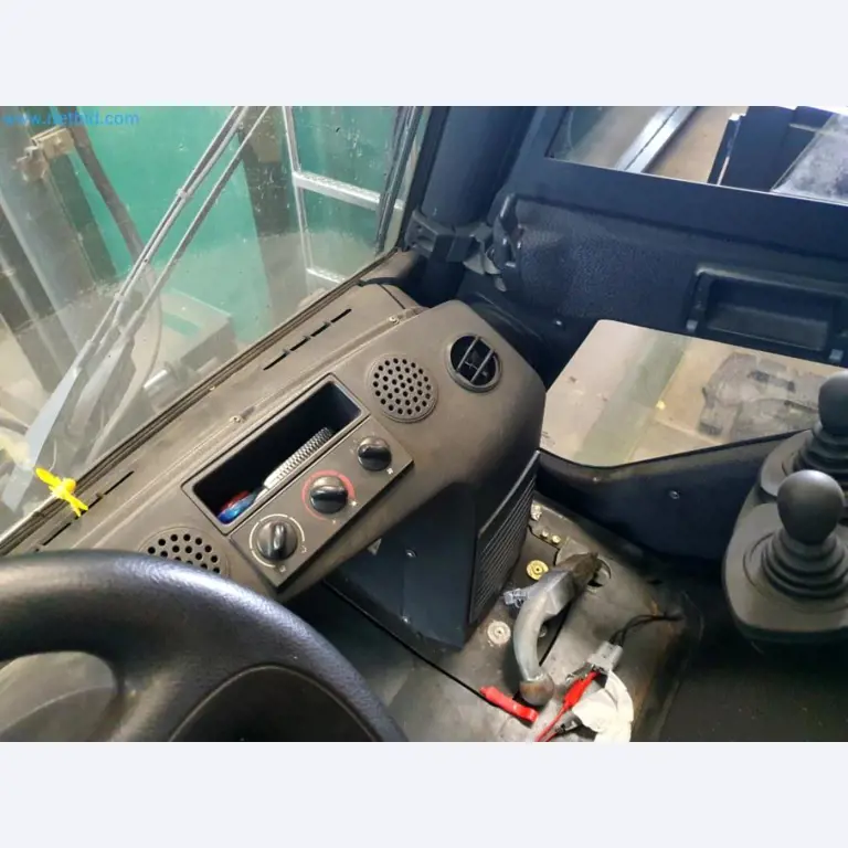 Liquidación de almacén de una empresa de servicios, vehículos, equipos de almacén-18