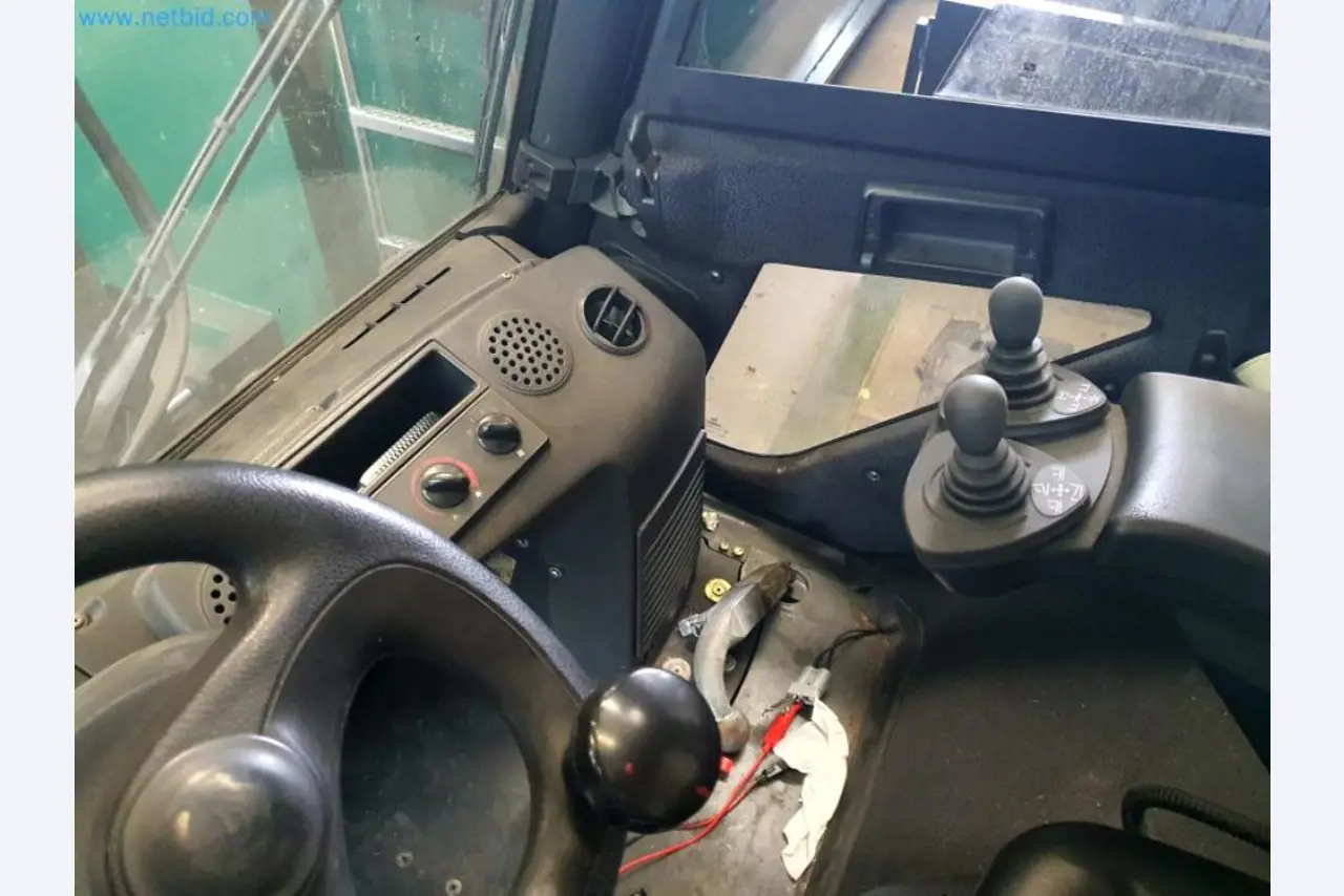 Liquidación de almacén de una empresa de servicios, vehículos, equipos de almacén-19