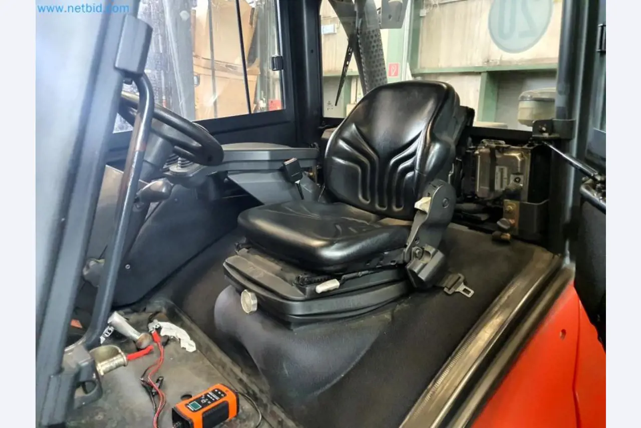 Liquidación de almacén de una empresa de servicios, vehículos, equipos de almacén-20