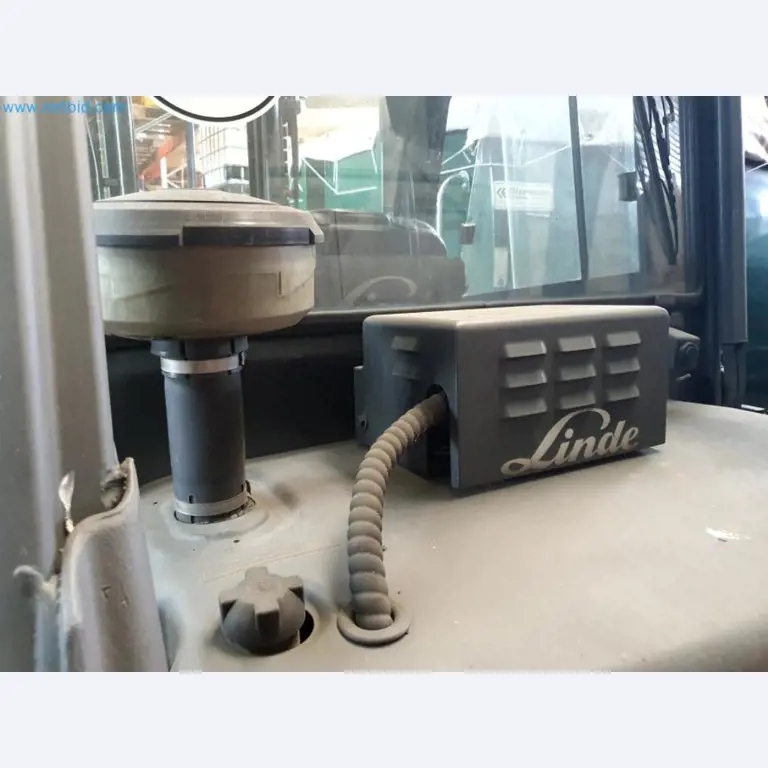 Liquidación de almacén de una empresa de servicios, vehículos, equipos de almacén-21