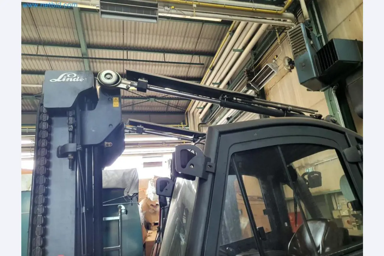 Liquidación de almacén de una empresa de servicios, vehículos, equipos de almacén-22