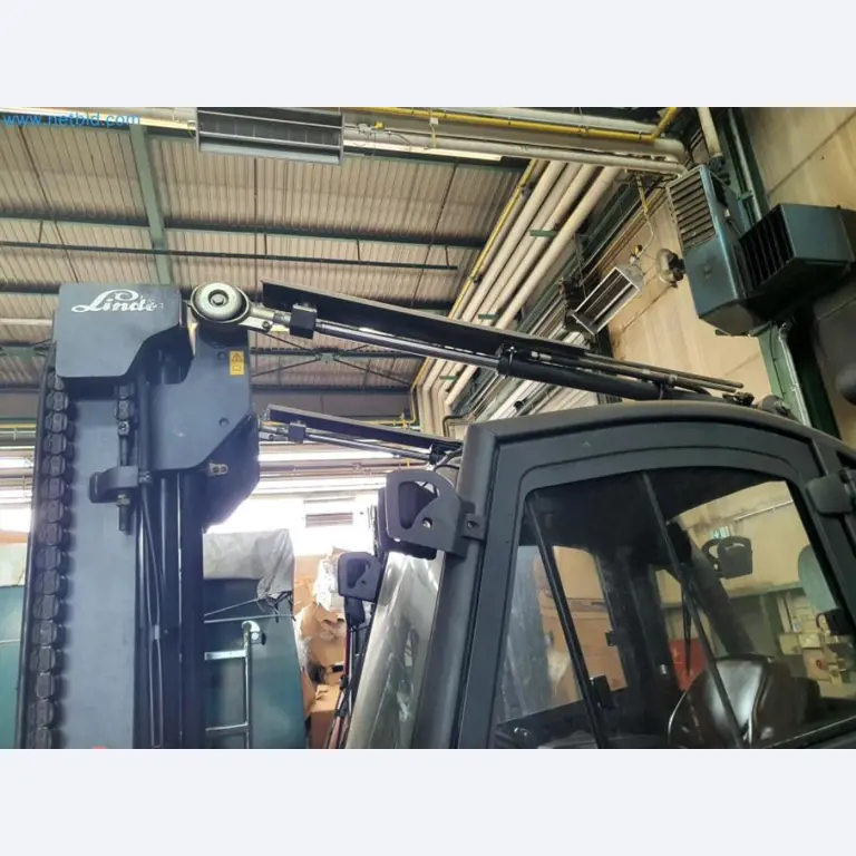 Liquidación de almacén de una empresa de servicios, vehículos, equipos de almacén-22