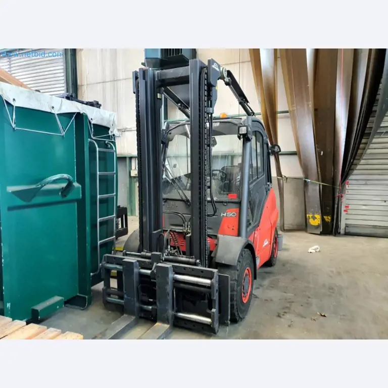 Liquidación de almacén de una empresa de servicios, vehículos, equipos de almacén-23