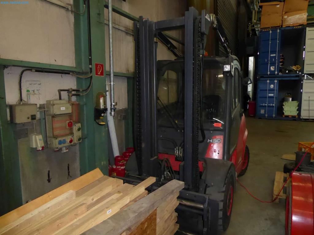 Likwidacja magazynu firmy usługowej, pojazdy, wyposażenie magazynu-4